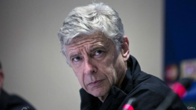 HLV Wenger vẫn chưa chịu mua sắm. Ảnh: REUTERS