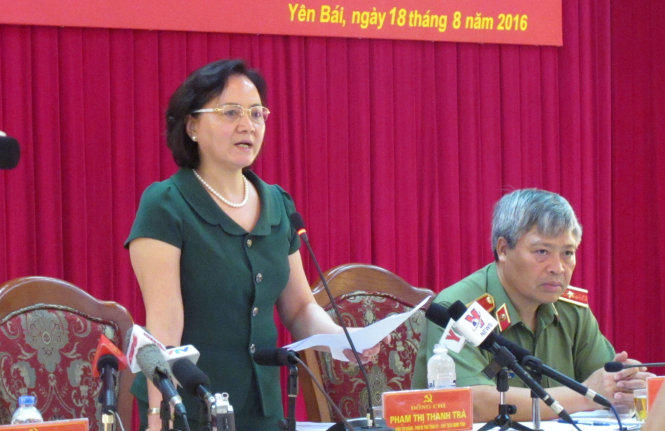 Bà Phạm Thị Thanh Trà, chủ tịch UBND tỉnh Yên Bái, chủ trì buổi họp báo chiều 18-8 - Ảnh: ĐỨC BÌNH