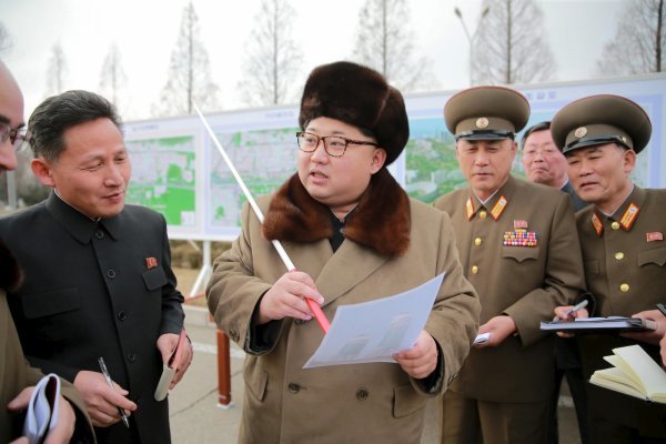 Nhà lãnh đạo CHDCND Triều Tiên Kim Jong-un rất tức giận về vụ bỏ trốn vừa qua của phó đại sứ Thae Yong-ho - Ảnh: Reuters