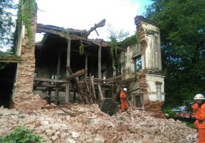 Một tòa nhà bị đổ sập ở khu vực Taungdwingyi, Magwe, Myanmar - Ảnh: Sở Cứu hỏa Myanmar/Myanmar Times