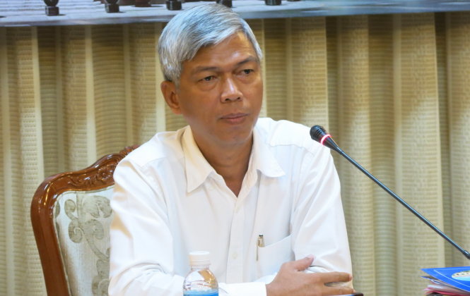 Chánh văn phòng UBND TP Võ Văn Hoan trả lời tại cuộc họp báo - Ảnh: MAI HƯƠNG