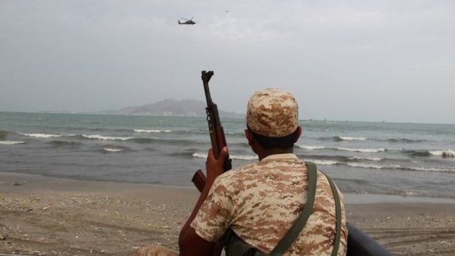 Thành phố Aden là nơi thường xuyên xảy ra các vụ tấn công. Các tổ chức khủng bố như al-Qaeda hay IS thường tuyên bố do mình thực hiện - Ảnh: Reuters