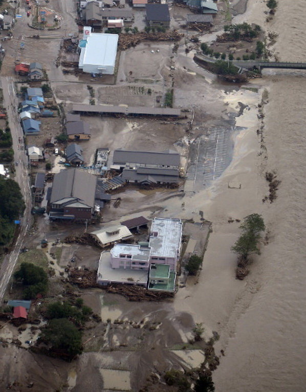 Hình ảnh ở khu vực Iwaizumi, tỉnh Iwate vào sáng 31-8 sau khi bão tràn vào - Ảnh: Mainichi