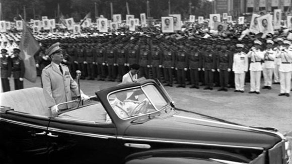 Đại tướng Võ Nguyên Giáp trong lễ duyệt binh ngày 2-9-1975 - Ảnh tư liệu