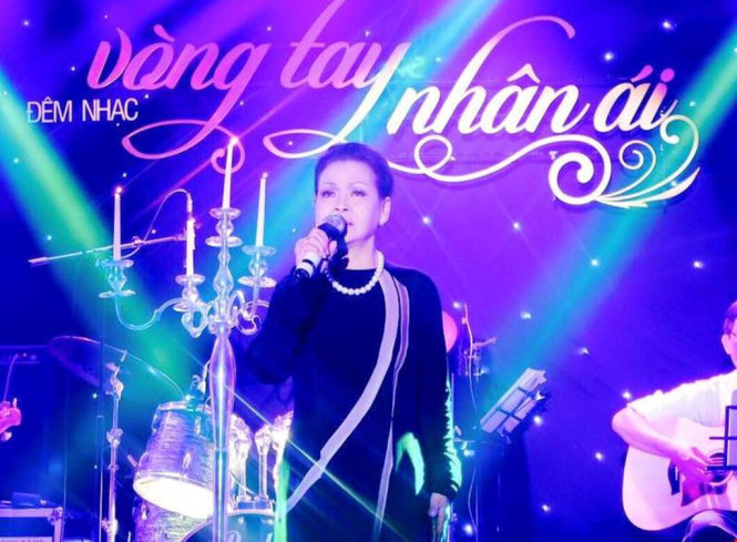 Khánh Ly hát trong đêm nhạc Lại gần với nhau tại Đà Lạt vào tối 3-9 - Ảnh: QUỲNH TRANG