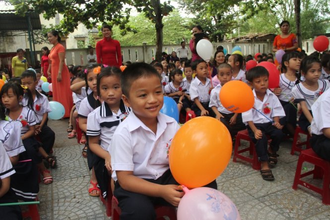 Học sinh Đà Nẵng bước vào năm học mới sau khi được nghỉ trọn vẹn 3 tháng hè - Ảnh: Đoàn Cường