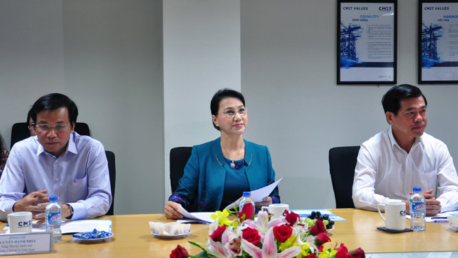 Chủ tịch Quốc hội Nguyễn Thị Kim Ngân làm việc với tỉnh Bà Rịa- Vũng Tàu để nghe tình hình hoạt động của các container cảng nước sâu tại Cái Mép- Thị Vải - Ảnh: Đông Hà
