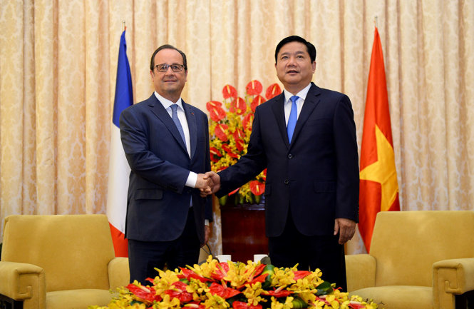Tổng thống Pháp François Hollande gặp gỡ Bí thư Thành uỷ TP.HCM tại Dinh Thống Nhất trưa 7-9 - Ảnh: THUẬN THẮNG