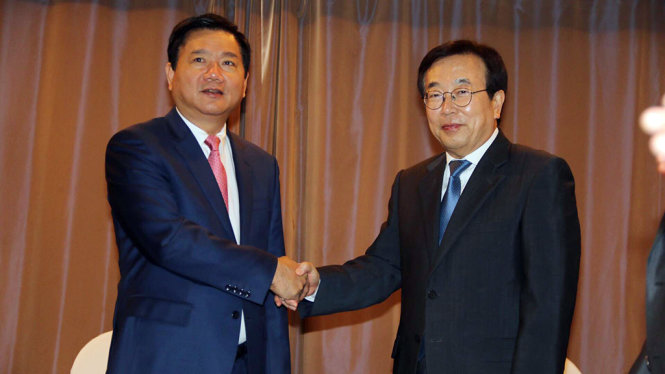 Thị trưởng thành phố Busan-Suh Byung Soo tiếp Bí thư Thành ủy TPHCM Đinh La Thăng - Ảnh: H.H