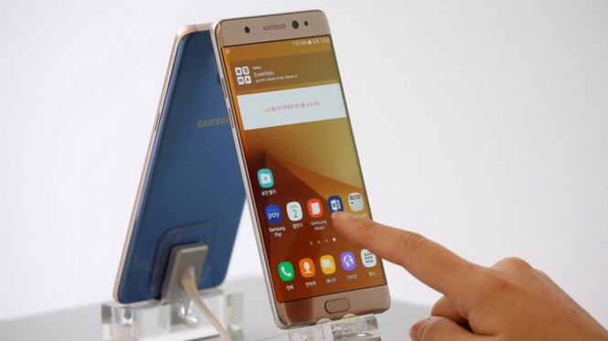 Samsung bị một khách hàng Mỹ kiện do lỗi điện thoại Galaxy Note 7 - Ảnh: REUTERS