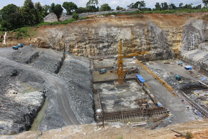 Công trình thủy điện đang được xây dựng tại “hẻm cá” Hou Sahong - Ảnh: Tiến Trình