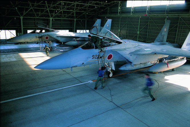 Máy bay của Lực lượng phòng vệ Nhật Bản tại căn cứ Naha, cách Senkaku 420km, sẵn sàng cất cánh - Ảnh: Bộ Quốc phòng Nhật Bản cung cấp