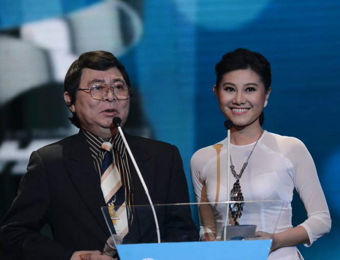 NSND Thanh Tòng và con gái NSƯT Quế Trân tại lễ trao giải HTV Awards tháng 5-2013 - Ảnh: T.T.D.