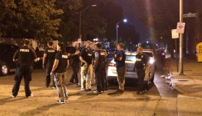 Cảnh sát đang truy quét khắp khu vực Đông Baltimore - Ảnh: twitter