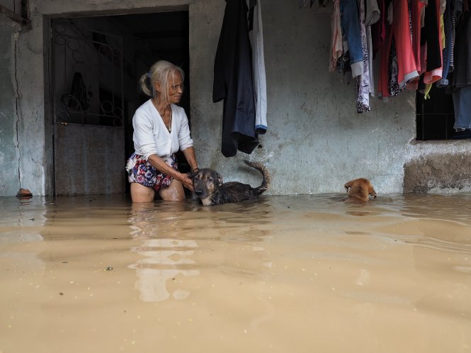 Nước ngập vẫn còn đang ảnh hưởng nặng nề tới cuộc sống người dân P.An Phú, Q.2, TP.HCM