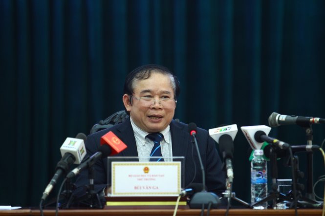 Thứ trưởng Bộ GD-ĐT Bùi Văn Ga công bố phương án tổ chức kỳ thi THPT Quốc gia năm 2017 - Ảnh: Nguyễn Khánh