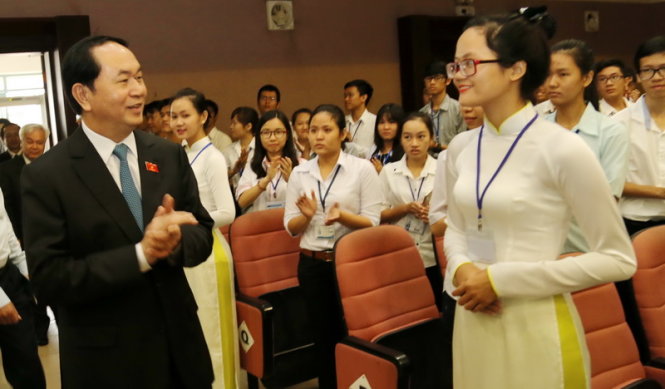 Chủ tịch nước Trần Đại Quang đến tham dự lễ khai kháo ĐH Quốc gia TP.HCM sáng 3-10. - Ảnh: NHƯ HÙNG