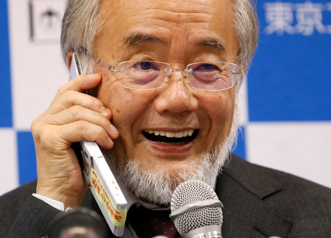 Giáo sư Ohsumi của Viện công nghệ Tokyo tại buổi họp báo sau khi giành giải Nobel y học 2016 - Ảnh: Reuters