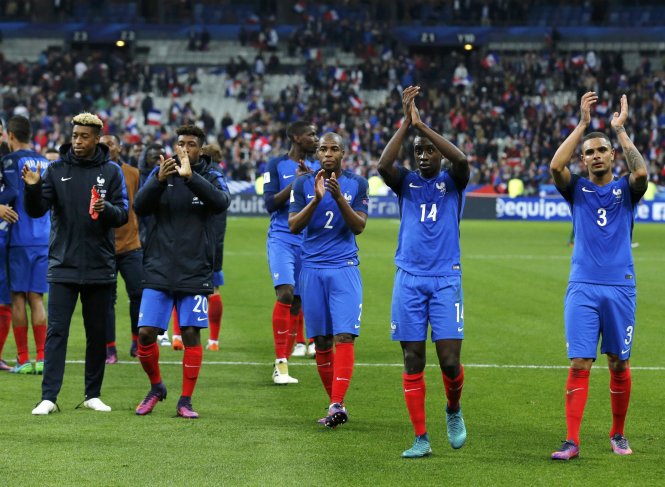 Niềm vui chiến thắng của các cầu thủ Pháp. Ảnh: REUTERS