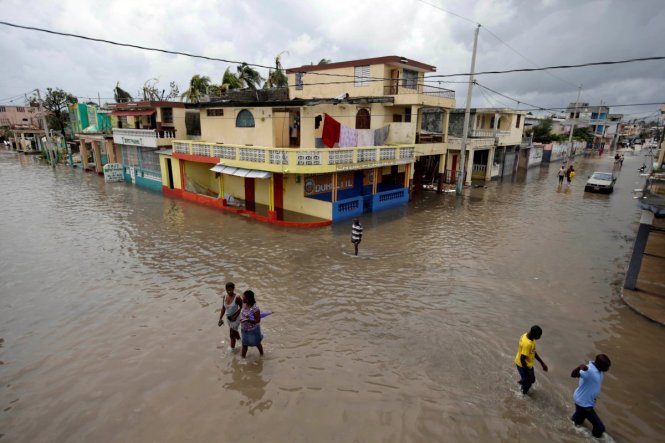 1, Thành phố cảng Les Cayes chìm trong nước lũ - Ảnh: Reuters