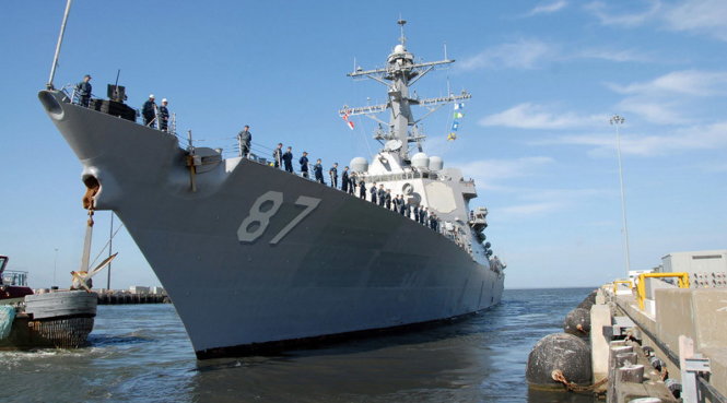 Tàu khu trục USS Mason - Ảnh: AFP