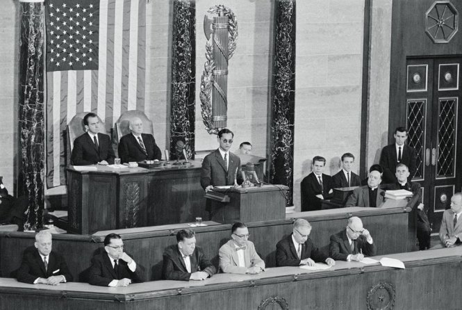 Quốc vương phát biểu tại một phiên họp chung của quốc hội Mỹ ngày 29-6-1960 - Ảnh: Bettmann Archive