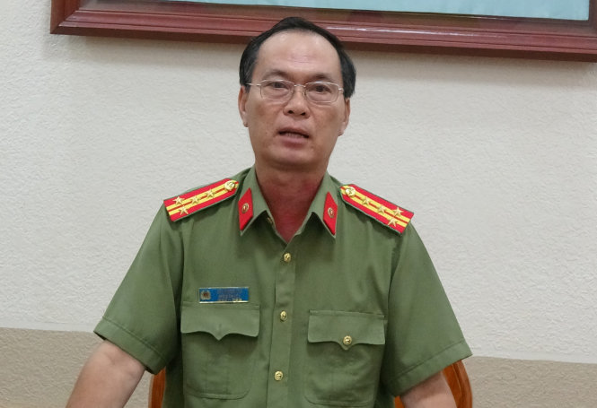 Đại tá Bùi Trọng Thế, phó giám đốc Công an TP Cần Thơ cung cấp thông tin sai phạm tại Công ty Tây Nam - Ảnh Lê Dân