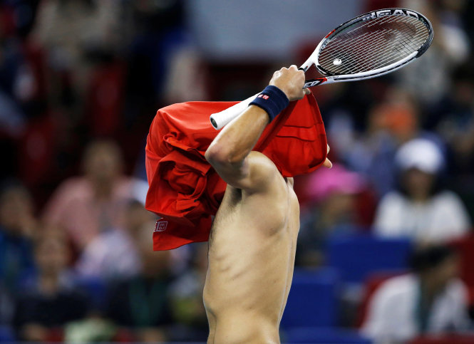Djokovic trong trận thua Agut. Ảnh: REUTERS