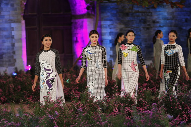 Một số thiết kế áo dài tham gia Festival áo dài Hà Nội 2016 Ảnh: NAM TRẦN