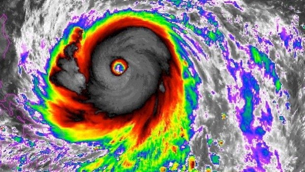 Dự báo siêu bão Haima sẽ đổ bộ Philippines trong 12-24 giờ tới - Ảnh: NOAA