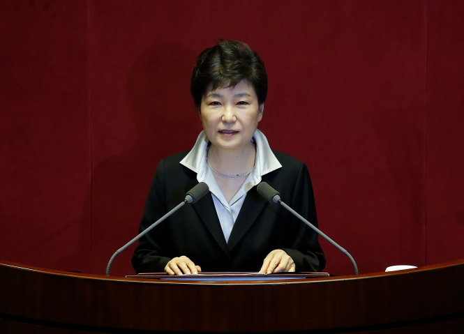 Nữ Tổng thống Park Geun Hye phát biểu trước Quốc hội sáng 24-10 - Ảnh: Reuters