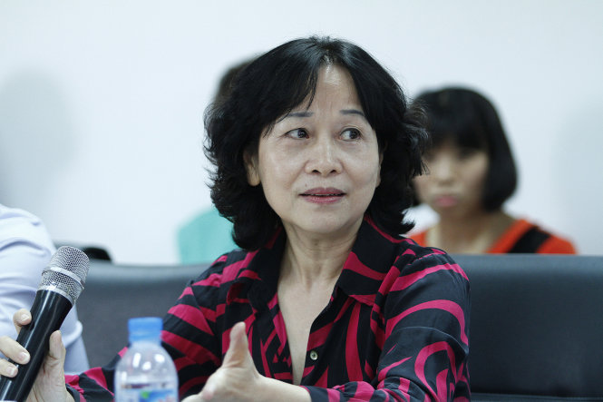 Bà Trần Thị Bình (ủy viên HĐQT Công ty CP phân bón Dầu khí Cà Mau)  - - Ảnh: NAM TRẦN