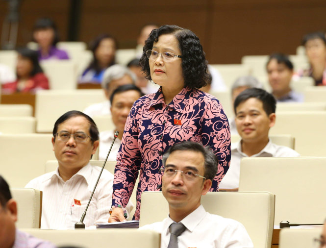Khi Nhà nước bồi thường cho người dân bị oan sai, đại biểu Trần Thị Quốc Khánh đề nghị phải quy định cụ thể chứ không dùng khái niệm “thương lượng” - Ảnh: TTXVN