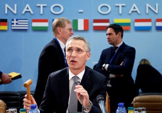 Tổng thư ký NATO Jens Stoltenberg chủ trì một phiên họp bộ trưởng quốc phòng các nước NATO tại tổng hành dinh ở Brussels (Bỉ) ngày 27-10 - Ảnh: Reuters