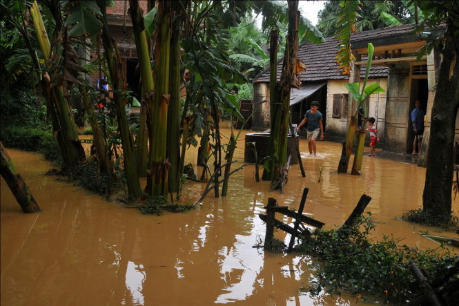 Ngập lụt ở xã Cảnh Hóa