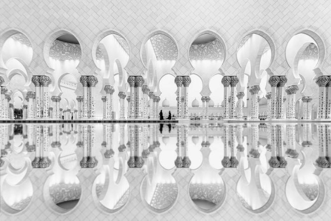 Bóng người phản chiếu, Các tiểu vương quốc Arab thống nhất - Giải nhì hạng mục Kiến trúc - Ảnh: Ali Al Hajri