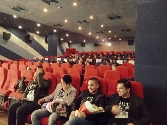Khán phòng buổi chiếu phim Gia đình (Philippines) tại Trung tâm chiếu phim quốc gia vẫn còn trống nhiều chỗ - Ảnh: ĐỨC TRIẾT