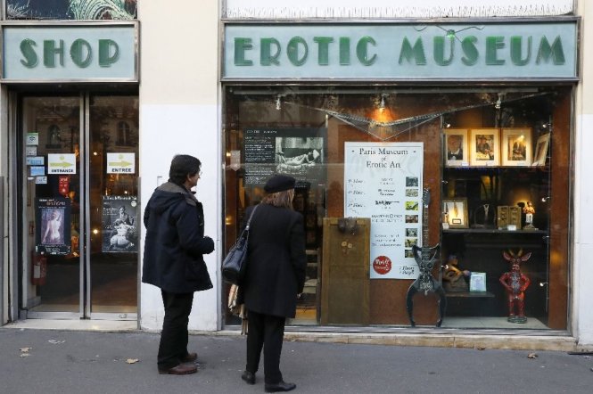 Đấu giá đóng cửa bảo tàng tình dục duy nhất tại Paris, Pháp - Ảnh: AFP