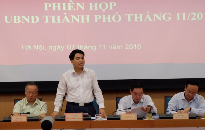 Chủ tịch UBND thành phố Hà Nội Nguyễn Đức Chung cho biết thành phố đang xem xét tạm dừng toàn bộ hoạt động karaoke từ nay đến 31-12 để rà soát về phòng ốc, lối thoát điểm, các điều kiện về quản lý đối với hoạt động này