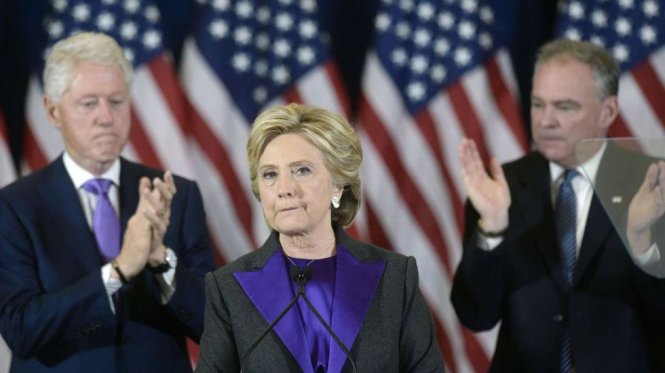Bà Clinton tuyên bố ông Trump phải có cơ hội để lãnh đạo - Ảnh: Reuters