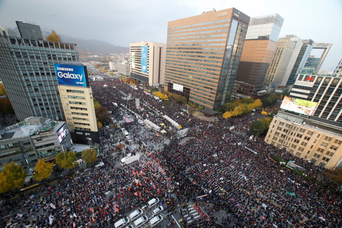 Các nhà tổ chức biểu tình dự kiến sẽ có khoảng 1 triệu người sẽ tham gia biểu tình hôm nay, 12-11 - Ảnh: Reuters