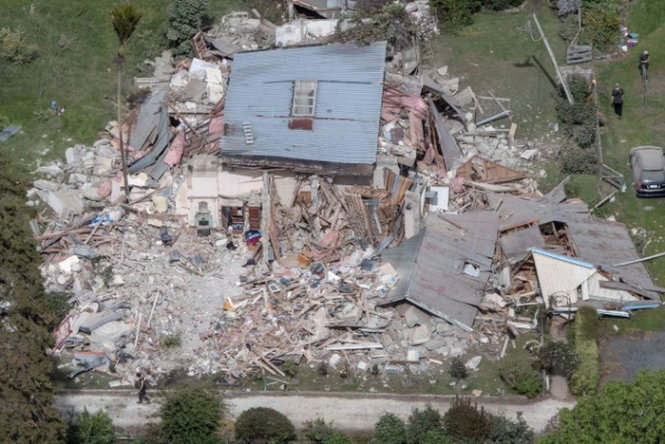 Một ngôi nhà gần Kaikour bị sập hoàn toàn - Ảnh: stuff.co.nz