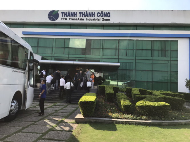 Đoàn doanh nghiệp Nhật thăm rụ sở Công ty CP KCN Thành Thành Công (TTCIZ) ngày 18-11. Ảnh Tấn Minh