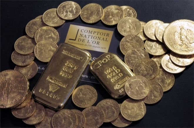 Một phần số vàng được tìm thấy trong ngôi nhà của một người đàn ông được thừa kế ở Evreux, Normandy, Pháp - Ảnh: AFP