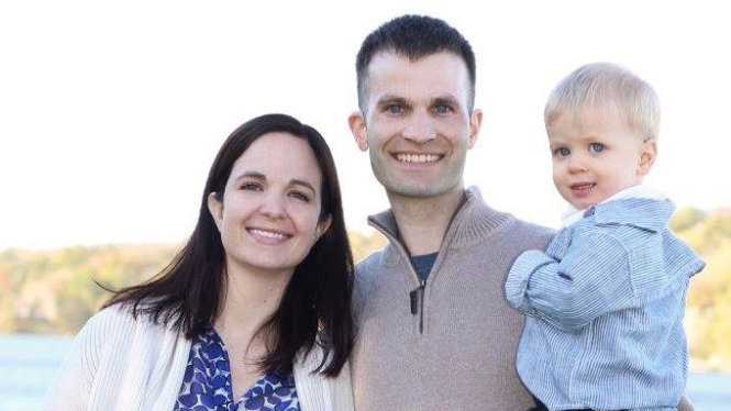 Jared Kyle Koelling cùng vợ và con trai - Ảnh: NVCC