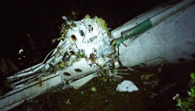 Hiện trường vụ máy bay rớt tại Colombia - Ảnh: twitter
