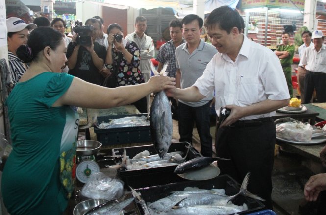 Đà Nẵng đã triển khai bán cá sạch tại các chợ - Ảnh: Đoàn Cường