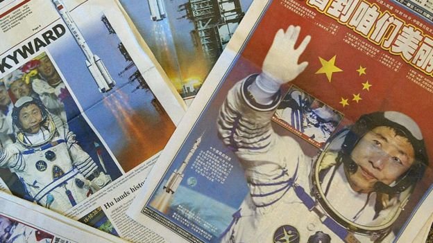 Phi hành gia Yang đã trở thành người anh hùng tại Trung Quốc khi là phi hành gia đầu tiên của nước này bay vào vũ trụ - Ảnh: AFP