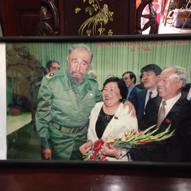 Bà Hoài Thu gặp ông Fidel Castro tháng 3-2006 - Ảnh: NVCC