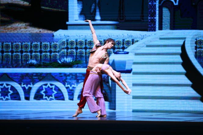 Kẹp hạt dẻ, vở ballet thứ hai của Nga được trình diễn tại HN - Ảnh: NAM TRẦN